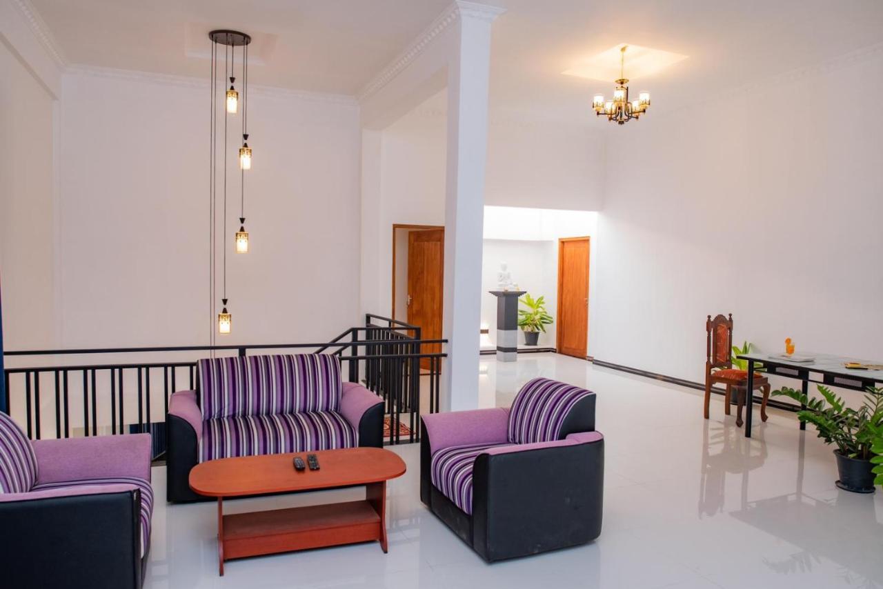 Sky Edge Homestay Kandy Buitenkant foto